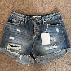 KanCan NWT distressed shorts